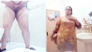 Sexy Hindi mms big boobs milf nude bath show viral