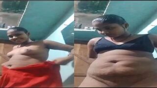 Desi xxx village bhabhi nude after bath video