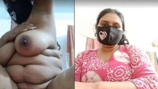 Desi girl big boobs show private sex chat par