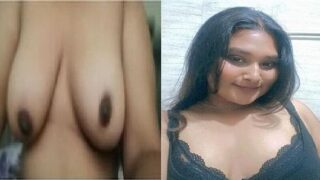 Horny ladki nude boobs show bf ko uksane ke liye