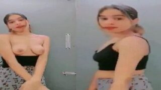 Noida 18+ girl ki boobs show bf ke liye nangi