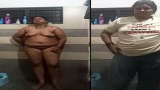 Tamil BBW aunty sex affair lover ke liye nude bath