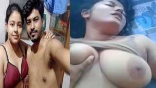 Dehati ladki big boobs pressing karwakar moti chut chudwayi