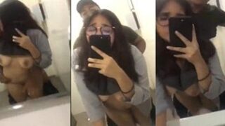 College girl hard sex ki bf sath washroom me selfie banakar