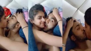 Bhopal ladki ki kissing sex bf sath oyo room clip