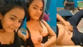 Hot desi girl Gungun Gupta ki boobs show viral porn clip