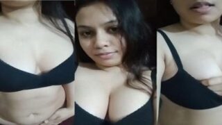 Muslim bhabhi black bra me big boobs show hot scene