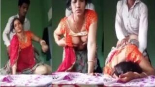 Dehati wife saree me ghodi bankar sex ki boyfriend sath